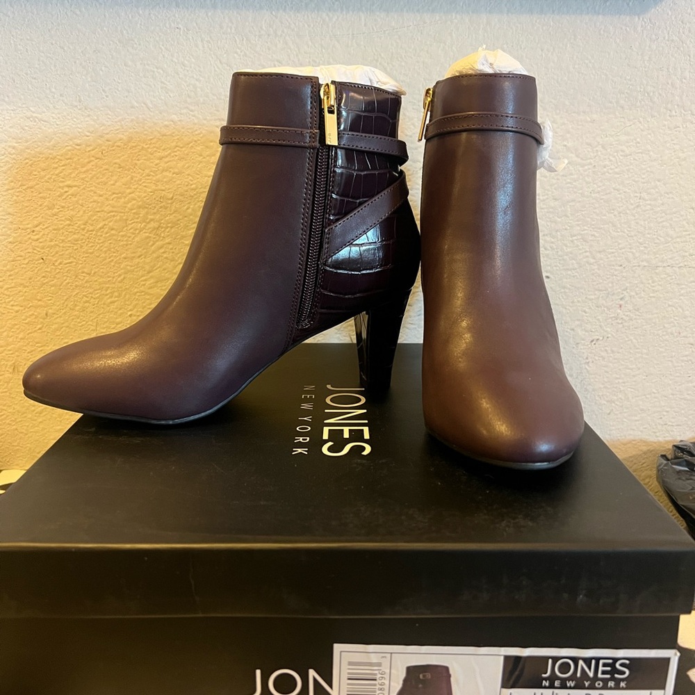 Jones New York Burgundy Ankle Booties with Gold Zipper